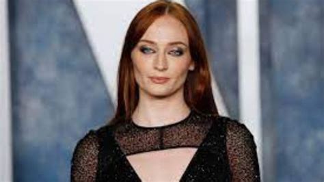 sophie turner nackt|Sophie Turner Nude Pics & Videos, Sex Tape